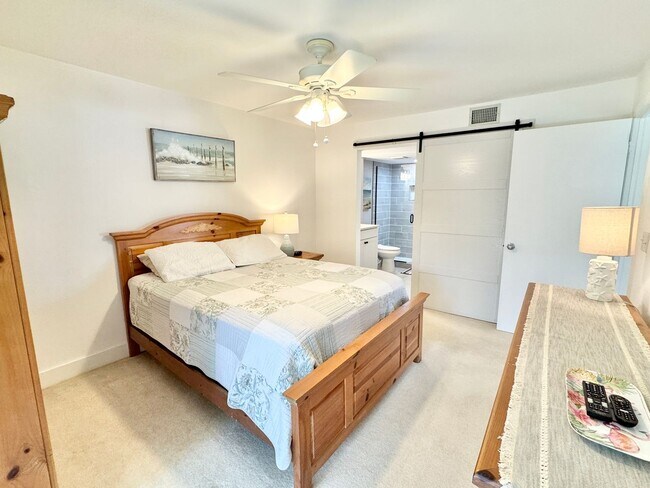 Building Photo - ** ABBEY AT BERKSHIRE VILLAGE ** 2 BED / 2...