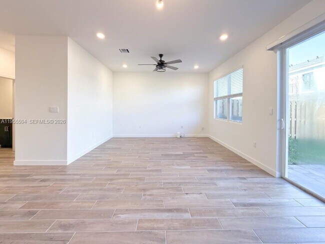 Building Photo - 0 NE 13th St