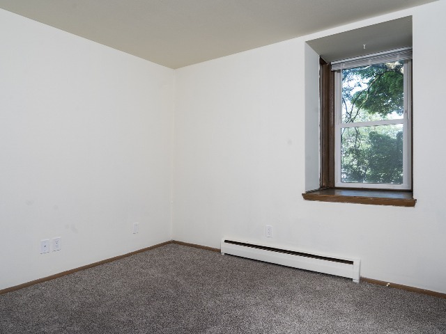 1 Bed / 1 Bath - 700 SF - Bedroom - 3245 N Oakland