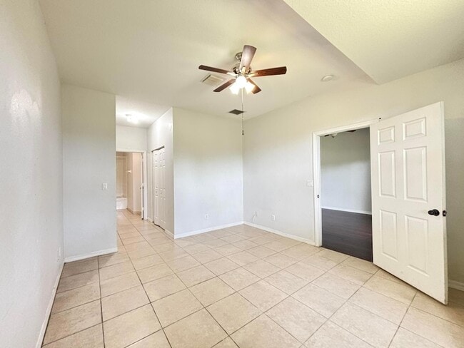 Building Photo - 3080 Grandiflora Dr