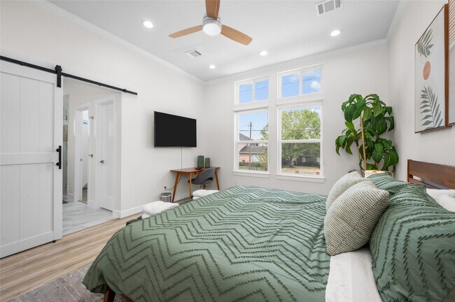 Building Photo - 7089 Tierwester St