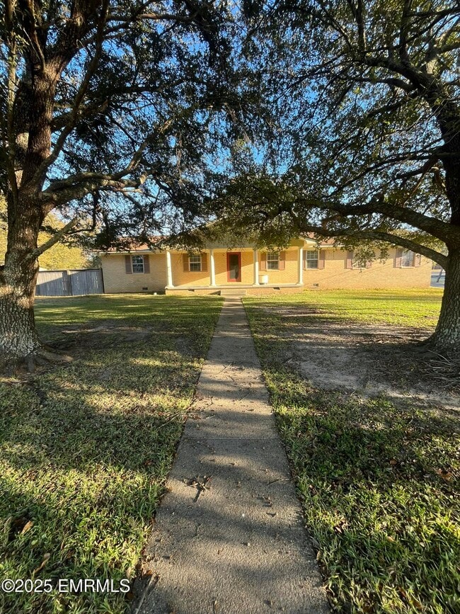 Building Photo - 607 Sookalena St