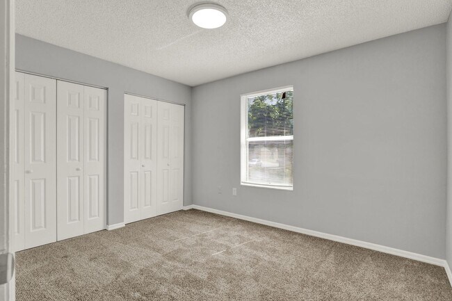 Building Photo - ****Spacious 2 Bedroom 1 Bath in Orange City