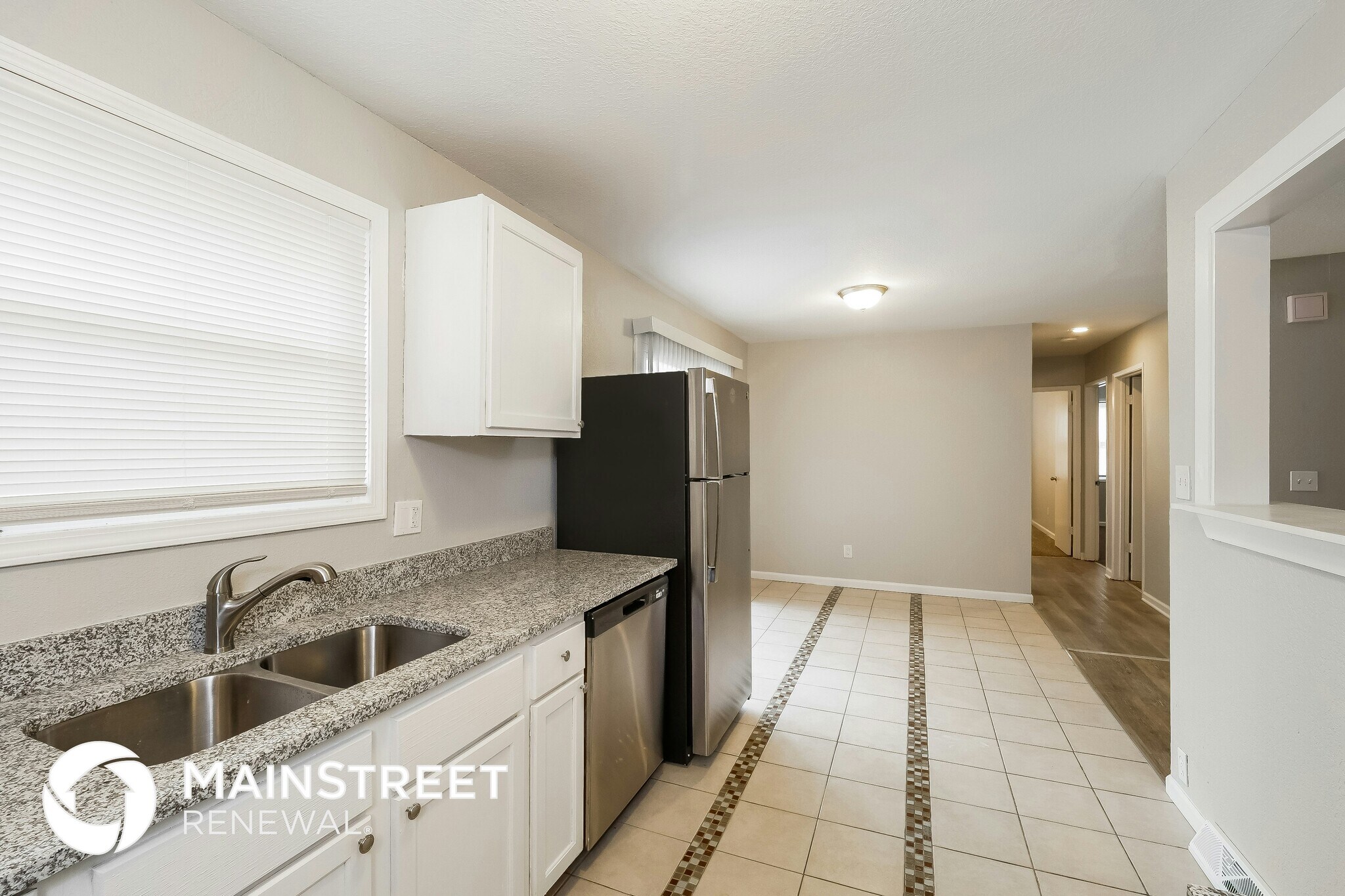 Building Photo - 6302 E 140th Terrace