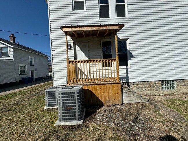 Building Photo - 841-841 Allison Ave