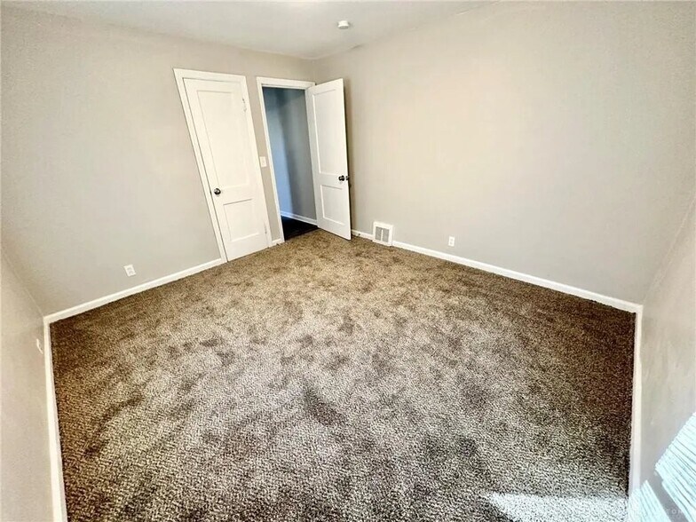 Building Photo - 2714 Holmes Ave