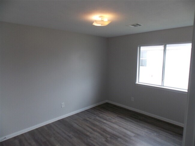 Building Photo - 13323 Ambrosa Dr