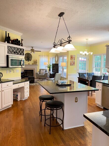 Kitchen - 4210 Shoal Creek Dr