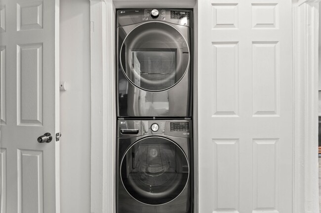 Building Photo - 1507 W 84th Pl