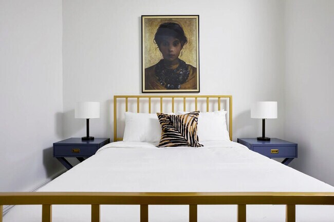 Building Photo - 800 Gravier St