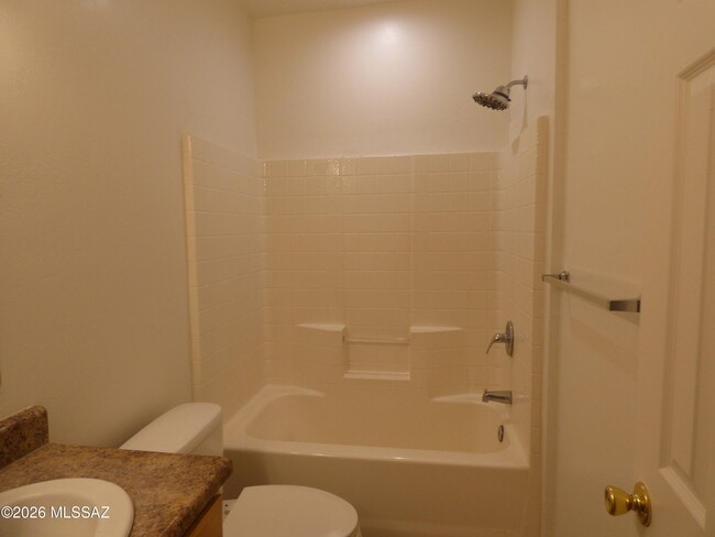 Building Photo - 1077 N Riverside Dr