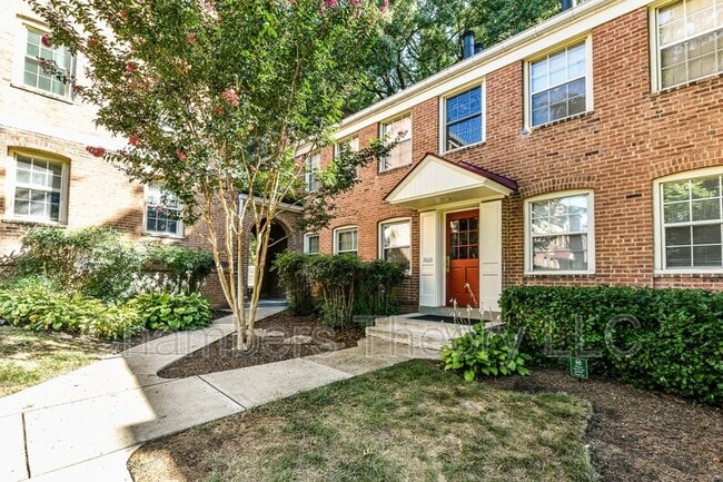 Building Photo - 2603 Arlington Blvd