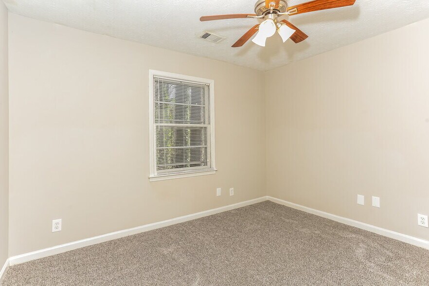 Building Photo - 3656 Chestnut Lake Ct