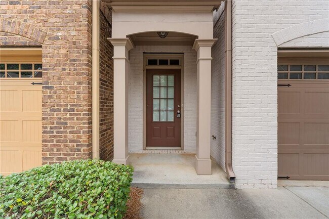 Building Photo - 318 Knelston Oak Dr NE