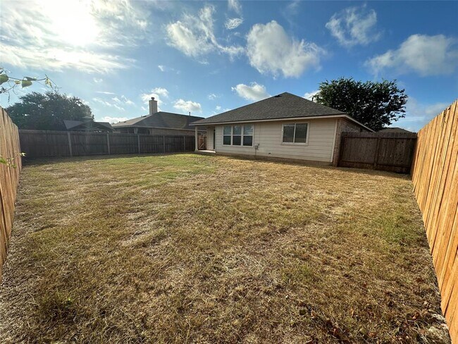 Building Photo - 911 Ranchero Rd