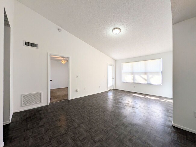 Building Photo - Charming 1 Bedroom / 1 Bathroom Condo – Pompano Beach