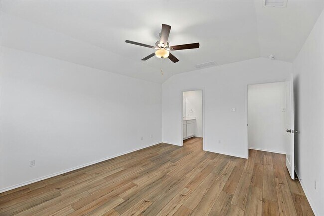 Building Photo - 443 Sebring Cir