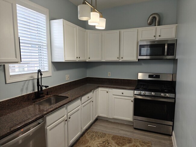 Building Photo - 102 Mt Pleasant Ave