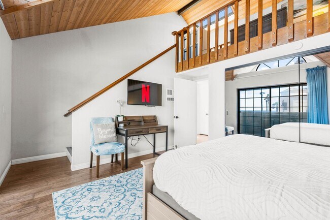 Building Photo - 727 Seacoast Dr