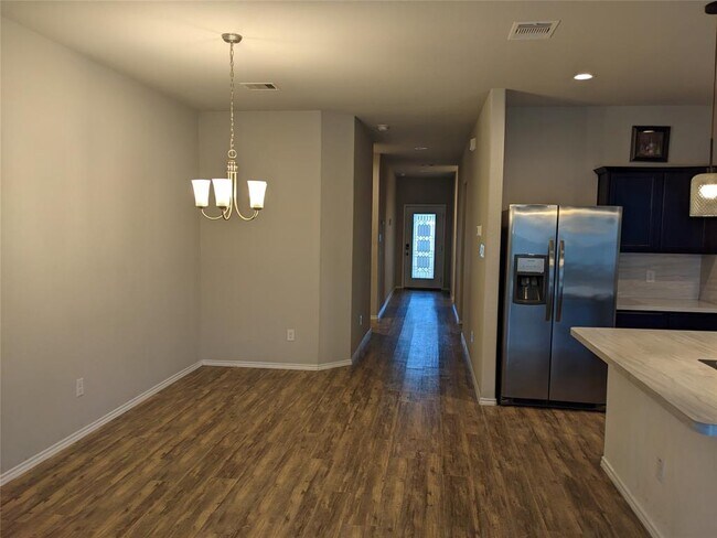 Building Photo - 6122 Purple Iris St