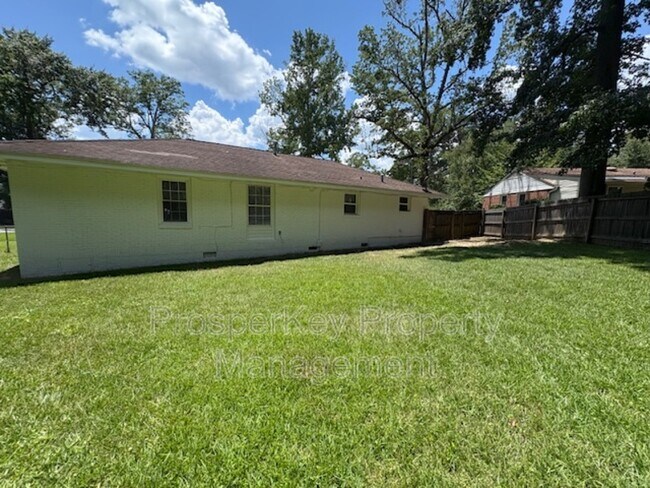 Building Photo - 5900 Frazier Dr