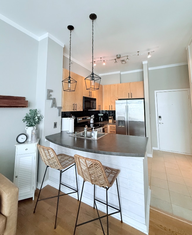 Building Photo - 2125 Southend Dr