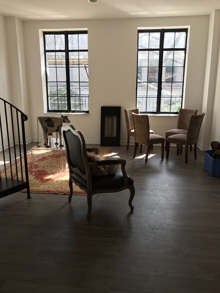 lower level living area - 1019 Main St