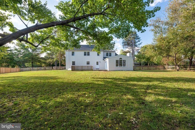 Building Photo - 450 Ridge Run