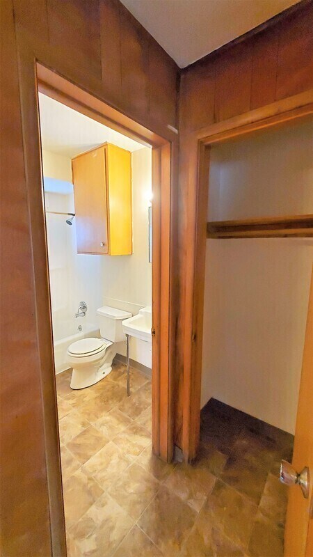 Building Photo - 138 33rd St Dr SE