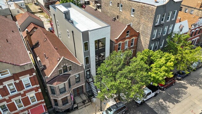 Building Photo - 2122 W 18th Pl