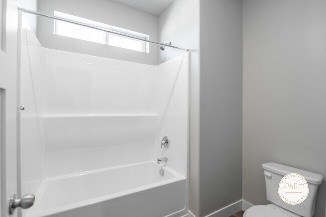 Building Photo - 3-Bed 2-Bath Condo In Lehi With Luxurious Amenities!