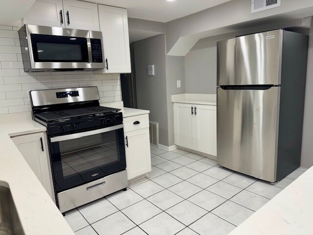 Building Photo - 4200 N Damen Ave