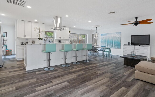 Building Photo - 3221 Spanish River Dr