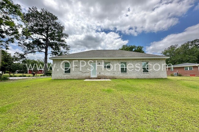 Building Photo - 188 Park Ln