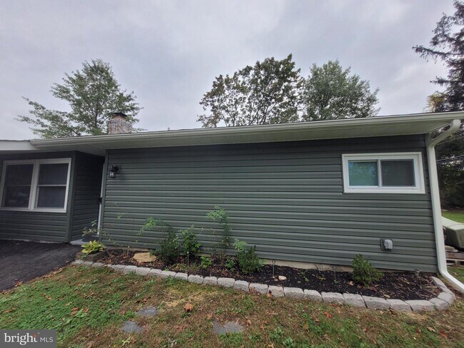 Primary Photo - 16 Idlewild Rd