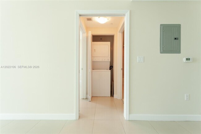 Building Photo - 951 Brickell Ave
