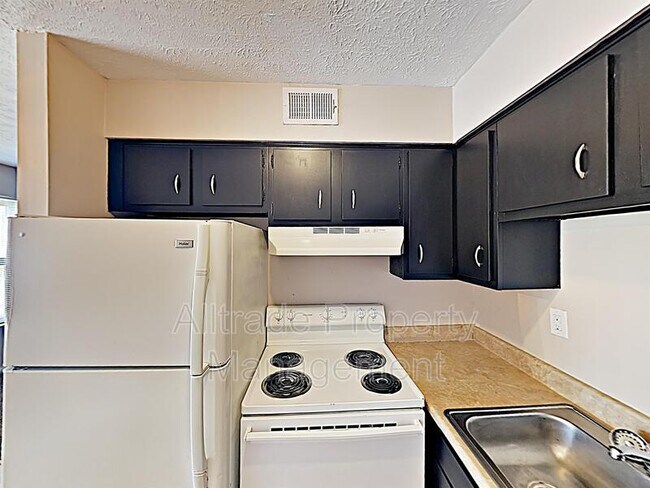 Building Photo - 4901 Cawood Dr