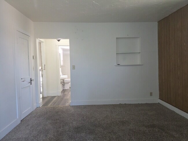 Building Photo - 1 Bedroom Apartment in the Heart of Applet...