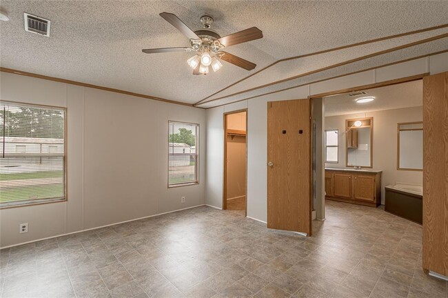 Building Photo - 1345 FM 405 Rd