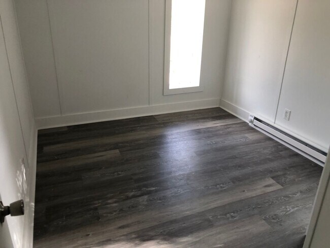 Building Photo - 2083-2085 W Meeting St