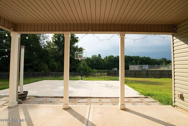 Building Photo - 102 Gabriels Wy