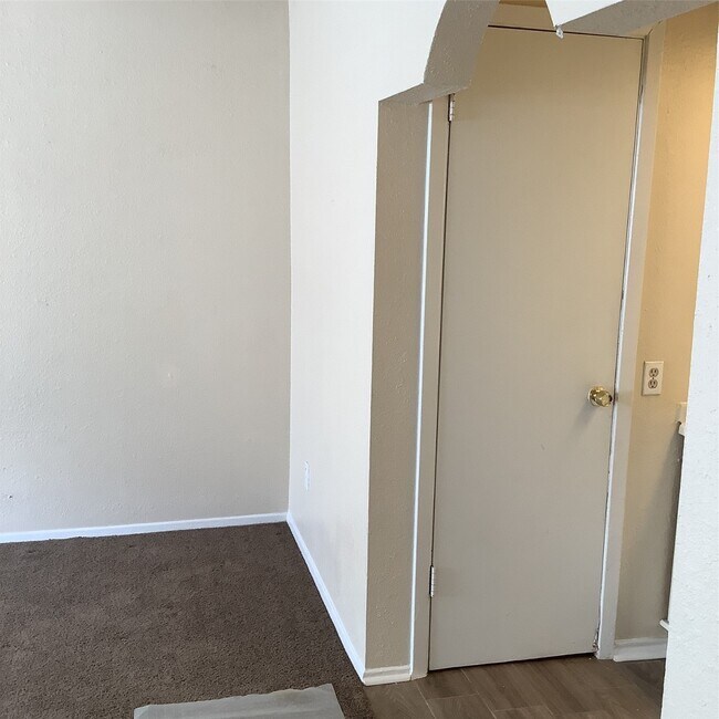 Building Photo - 6310 S Briar Bayou Dr