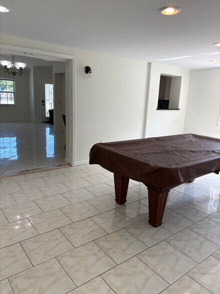 Building Photo - 668 Riverwoods Cir