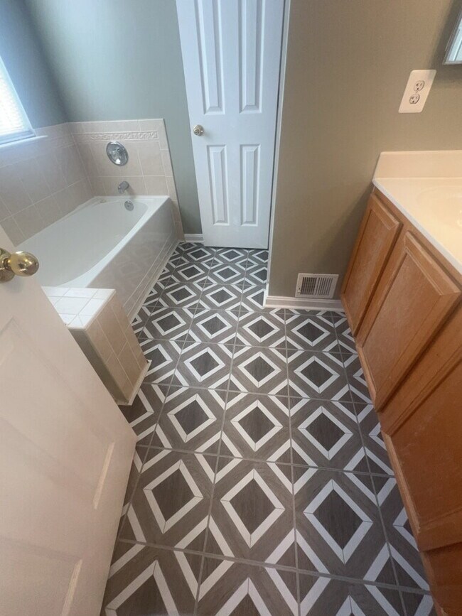 Building Photo - Move-in Special: $100 off of the first mon...