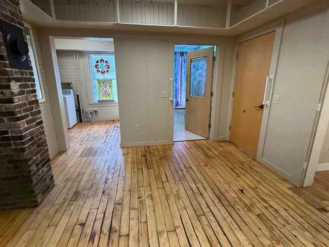 Building Photo - Lane Apartments