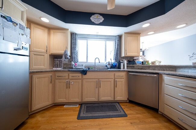 Building Photo - 7801 Noble Ave N