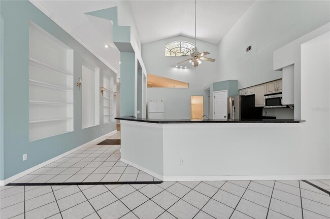 Building Photo - 4517 Oak River Cir