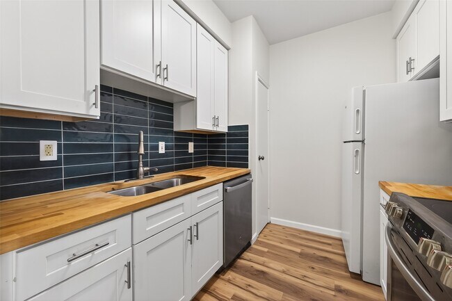 Building Photo - 7950 N Stadium Dr