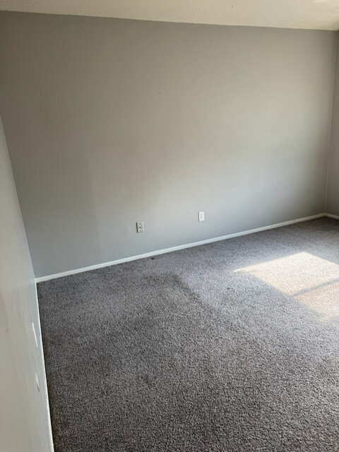 Building Photo - "Charming 2-Bed Multiplex in Davenport wit...