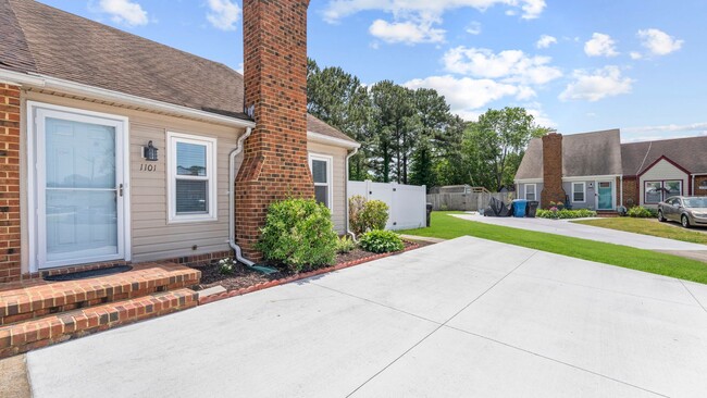 Building Photo - Dam Neck Estates Townhomes